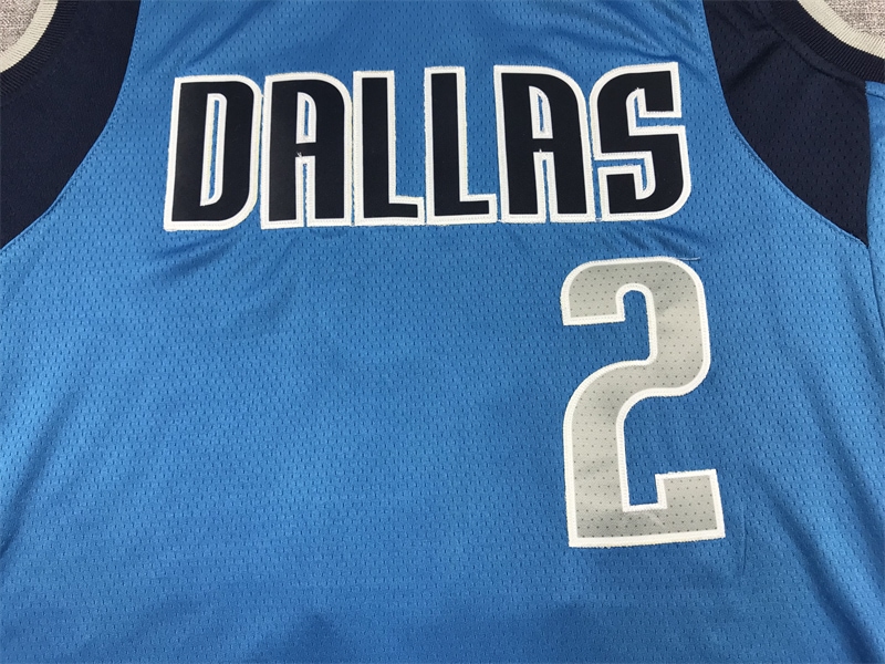 Camiseta Kyrie Irving 02 Dallas Mavericks 2023 azul claro 2