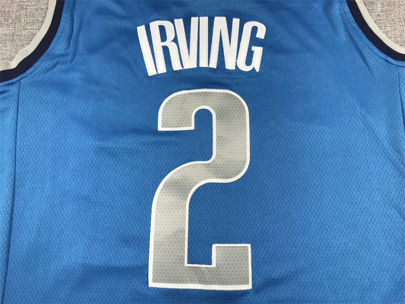 Camiseta Kyrie Irving 02 Dallas Mavericks 2023 azul claro 4
