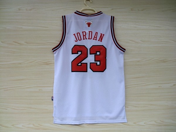 Camiseta Michael Jordan 23 Chicago Bulls blanca detras