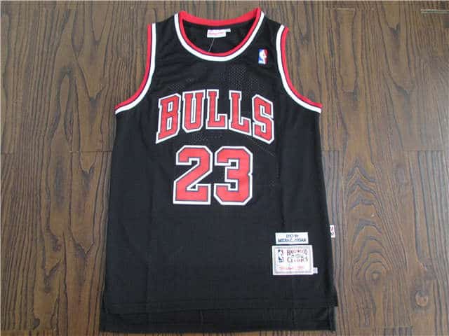 Camiseta Michael Jordan 23 Chicago Bulls negra clasica